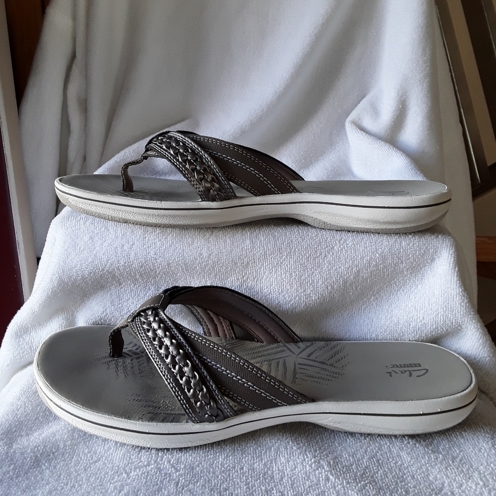 Clarks sandals😀😀😀Size 11